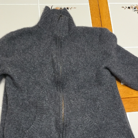 Neiman Marcus Gray Knit Pants & Jacket Set - Picture 2 of 9